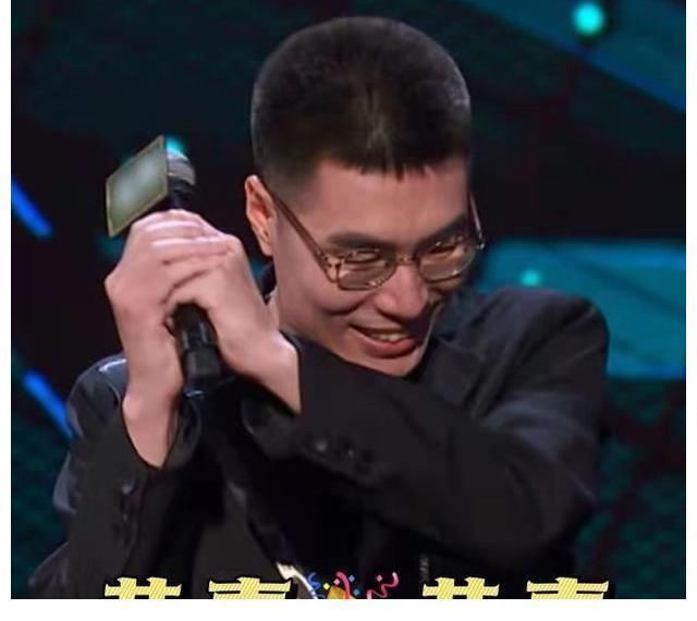 脱口秀年度冠军诞生了,不愧是“天花板”,周老板真是实至名归