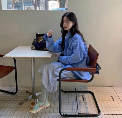 2021年初春必备的独特色彩穿搭