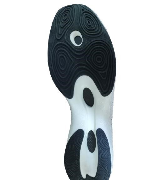 碳板跑鞋 新鞋谍照看个够!安踏又出新科技,匹克碳板跑鞋终于变帅了!