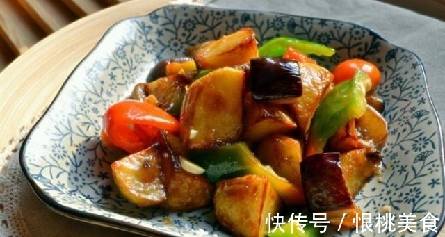 东北|东北经典名菜地三鲜,味道鲜美,滑嫩入味,孩子最爱吃这个