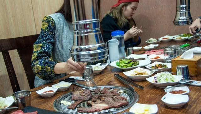 在韩国吃过的最过瘾一次“烤牛肉”,份量大,想起来就流口水