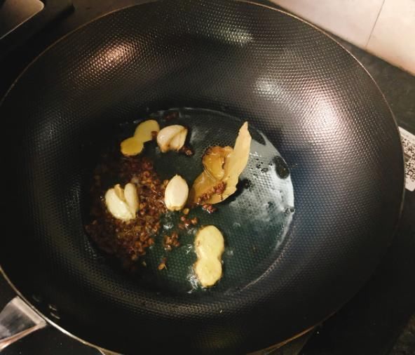 牛蛙|别吃猪肉,就吃它,比鸡肉鱼肉还鲜,20块全家吃不完