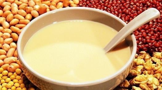 排毒养颜|人到中年想“长寿”,多吃3物,排毒养肝、保护血管,延年益寿