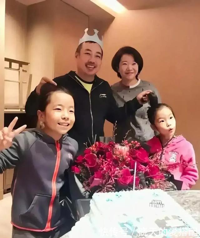 郭晶晶|奥运健儿家庭合照,陈梦跟妈妈简直一模一样!快来看你认识几位?