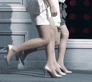 |搞笑GIF：妹子这笑容，我相信所有的不开心都会烟消云散的