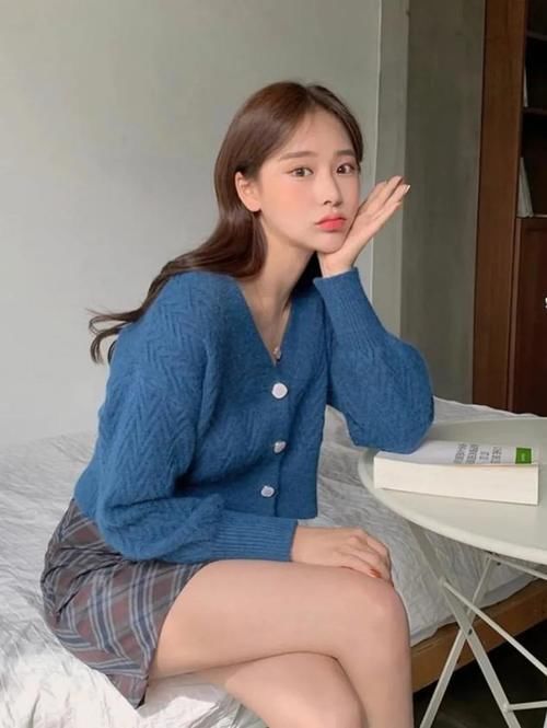 毛衣怎么穿才不显“平庸”？教你四个搭配公式，既时髦又实用