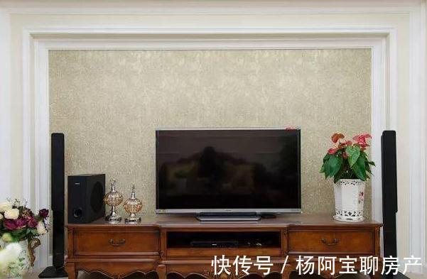 电视背景墙|客厅别再装电视墙了，现在流行石膏线装饰，既美观又省钱