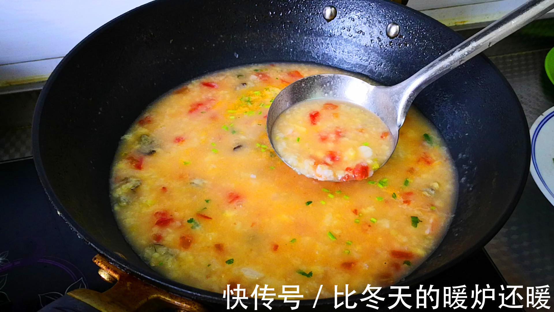 做疙瘩汤别加水搅了，教你一招，疙瘩又小又均匀，好吃好喝好消化