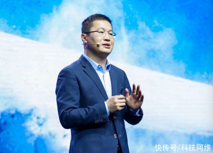 副总裁|小米副总裁卢伟冰公布新机重要特性引发热议,网友:不讲武德