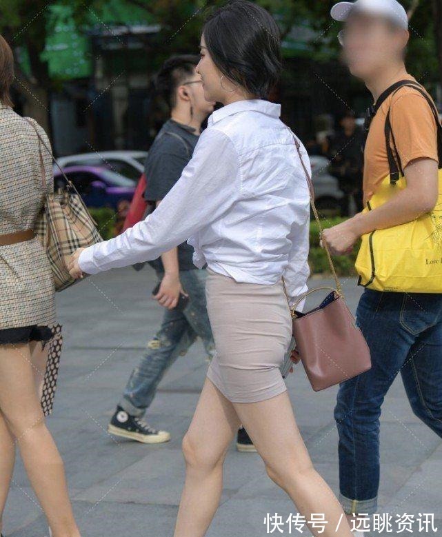 自信|卡其色裹身裙外加白色衬衫,优雅气质,自信迷人