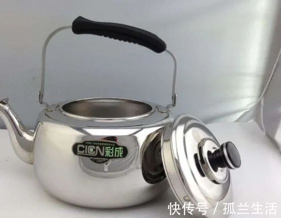 好处|白醋和牙膏混合在一起,还有这2个好处,轻松解决家里污渍