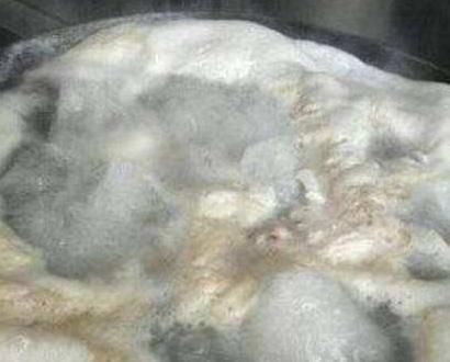 煮肉时的浮沫是精华还是脏东西?很多人都不懂,看完后,长见识!