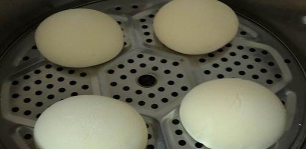 馒头吃不完，冰箱“冷藏”是大忌教你正确方法，30天后依然新鲜