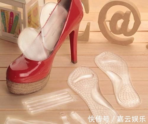 插入物 美丽的痛苦,怎样穿高跟鞋让你的脚后跟更舒适