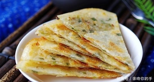 不用|葱油饼这样做不用和面,简单快手,5分钟就能做好一家人的早餐
