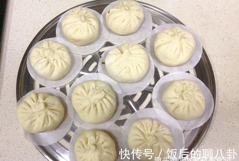 秋季天凉发面太慢，30年面点师：牢记“1放1窍门”，15分钟发满盆