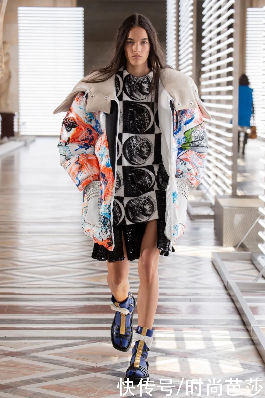 卢浮宫周边？不，这是Louis Vuitton新包