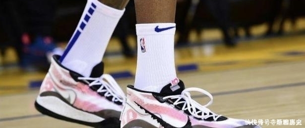 “高颜值才是硬招牌”!精选五双潮鞋,“抗扭和支撑很足”!来看看