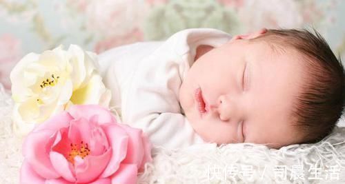爸爸妈妈|准不准孩子的睡姿暗示了不同的性格如果是第一种,恭喜你