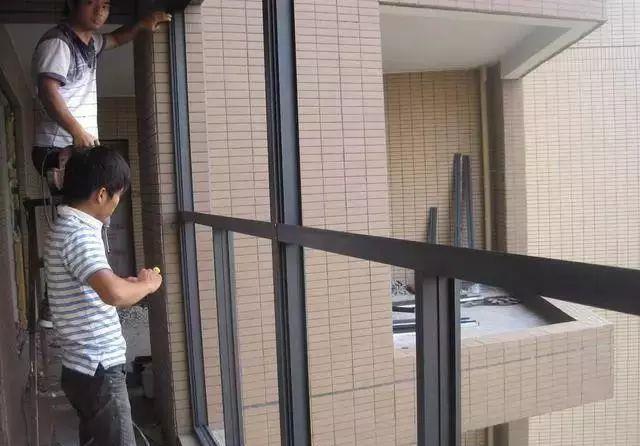 老师傅|阳台装修到底要不要吊顶?拒绝盲从,看看老师傅怎么说!