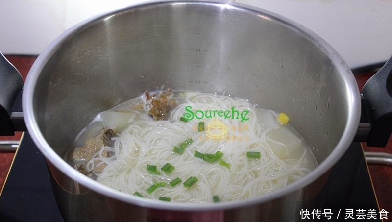 春天这样给孩子煮面条,补钙祛湿,头脑灵活,个子长得快,身体棒