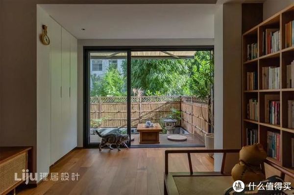 楼房|二手一楼房庭院惨遭荒废,原房东看到改造效果:早知道再加30万也不卖