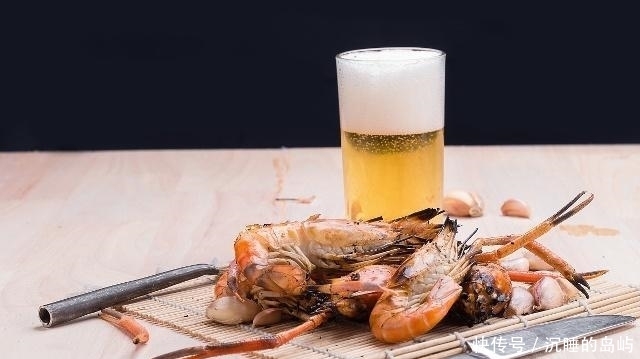 肾会|体内“尿酸”居高不下,可能肾会慢慢“衰竭”,最好避开3个习惯