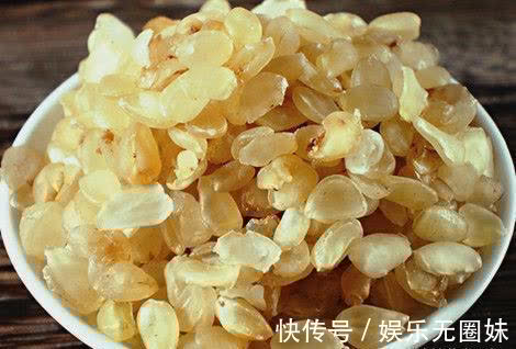 延缓衰老|人到中年,多吃3种食物,排毒润肤,延缓衰老,美容养颜