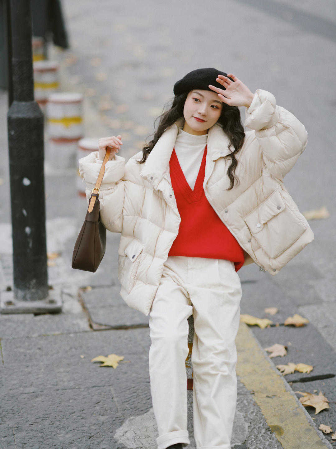 呆板|今年羽绒服流行选短不选长,穿着保暖时尚又显高,小个子也喜欢