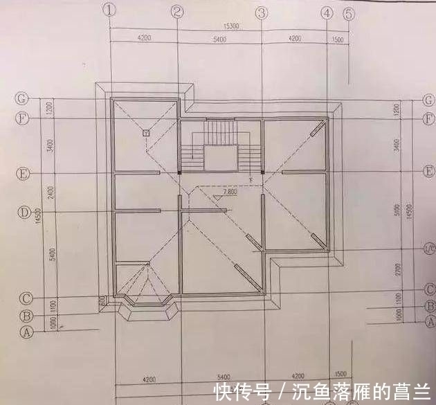 老家|晒晒老家两层小别墅,超爱一楼鱼池,谁说住农村就一定比城里差