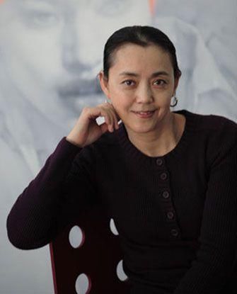 内心世界$她用女画家的敏感和细腻,画出女性的世俗之美