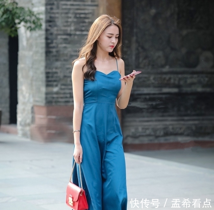 搭配|吊带这件小小的时尚单品, 搭配千变万化