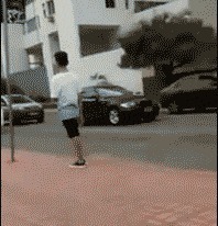 |搞笑GIF图:美女刚睡醒的样子vs你刚睡醒的样子!