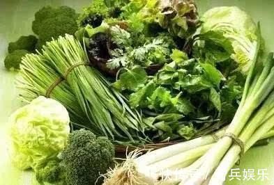 胡萝卜|早晨是养肝“黄金时段”,医生建议:3种食物,可能有助于养肝