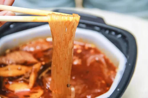 上火车带这四种零食,乘客羡慕的看着你,乘务员都要流口水