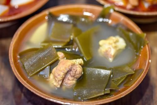 滋补|夏天这菜别放过，6块钱买一斤，补碘又补铁，炖汤喝鲜美又滋补