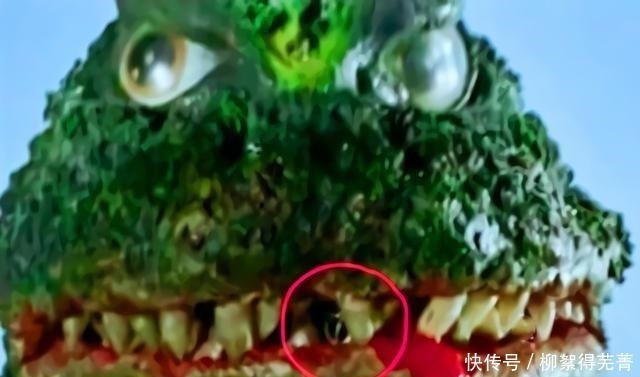 小怪兽们|原来早期的奥特曼拍摄那么有趣,怪兽的特殊攻击竟然是靠这个道具