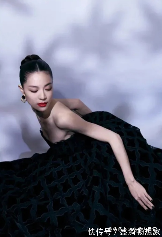 脸蛋 所谓的高级发型都很显老!大明星还有脸蛋撑着,你整上就丑哭了