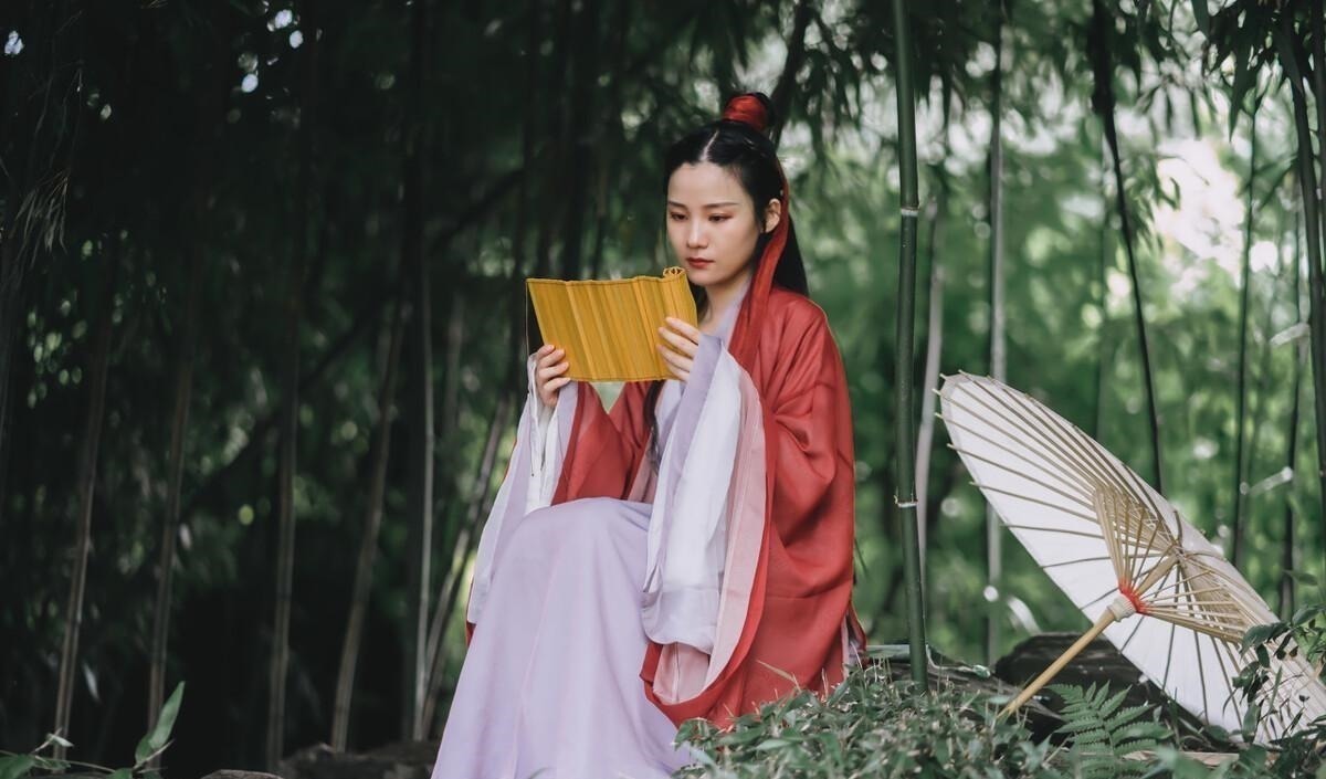 罗袖裛|李煜最肉麻的一首诗,写女子最美的部位,读完心里麻酥酥