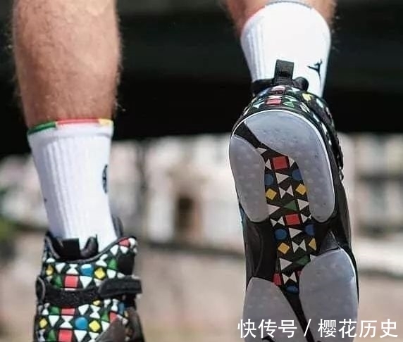 实战 打球逛街都抢眼｜盘点高颜值的实战篮球鞋