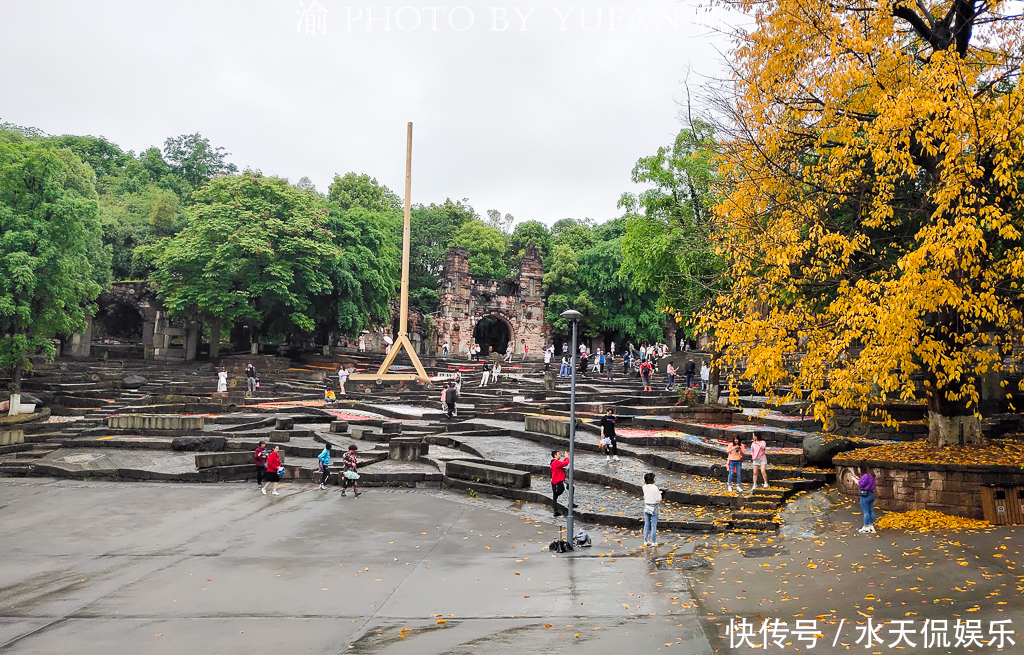 波浪公路|中国最具特色的校门，波浪路、彩色梯田、古堡，已成著名网红景点