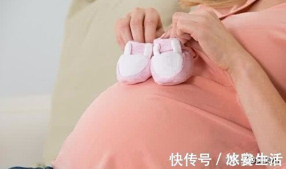 宝宝|为什么胎宝宝会踢妈妈的肚子?这2个“原因”,可能还挺暖心