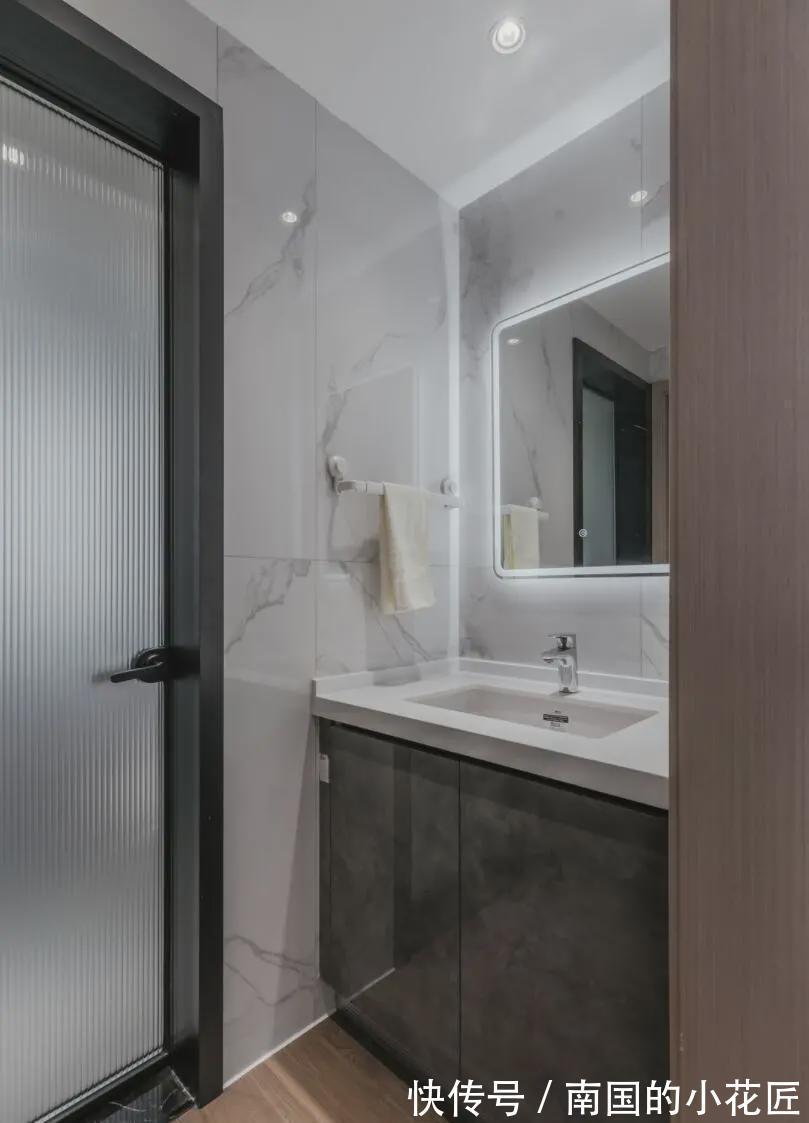 新房|看了她家，才知道低饱和度的空间有多舒适，全屋没有一丝俗气