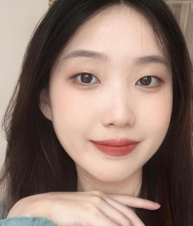 晕染|单眼皮女生“画眼妆”,港风一定是首选,步骤简单还不会出错