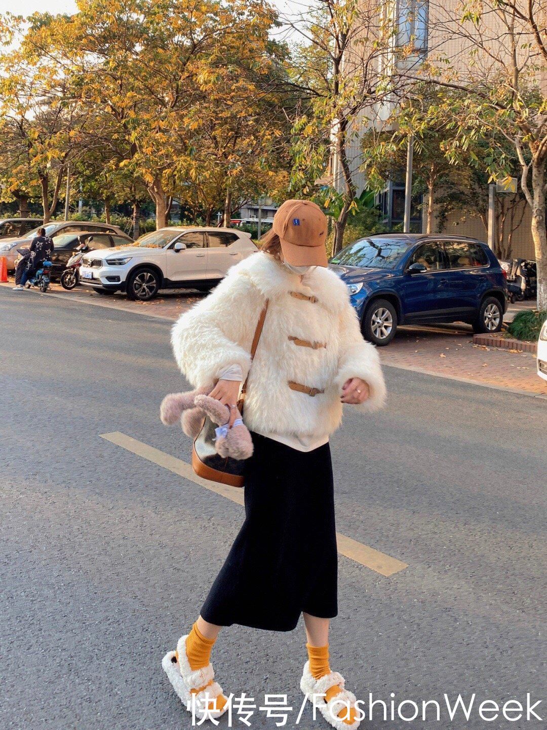 宝藏半裙穿搭参考来啦，满屏的清新文艺风，教科书式穿搭等你来撩