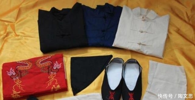 穿寿衣的重要规矩:无论如何不能把手露出去,后人最怕犯这个错