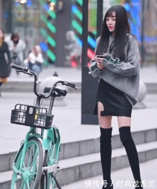 骑自行车 实在想不明白,穿长筒高跟鞋怎么骑车?也不怕摔跤吗?