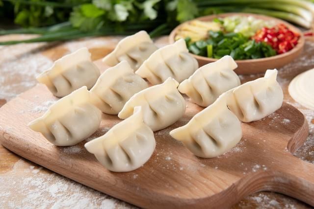包萝卜饺子调馅有秘诀，牢记这几点，不腥没异味，鲜美多汁不出水
