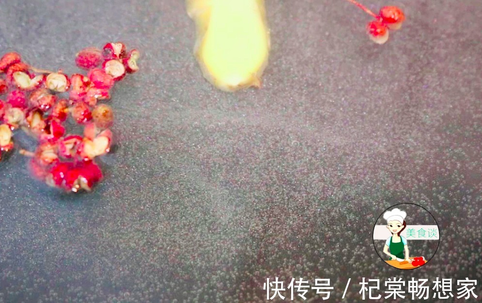 鲜虾|煮白灼虾时,沸水下锅就错了,大厨教你一招,虾肉鲜嫩多汁又不腥