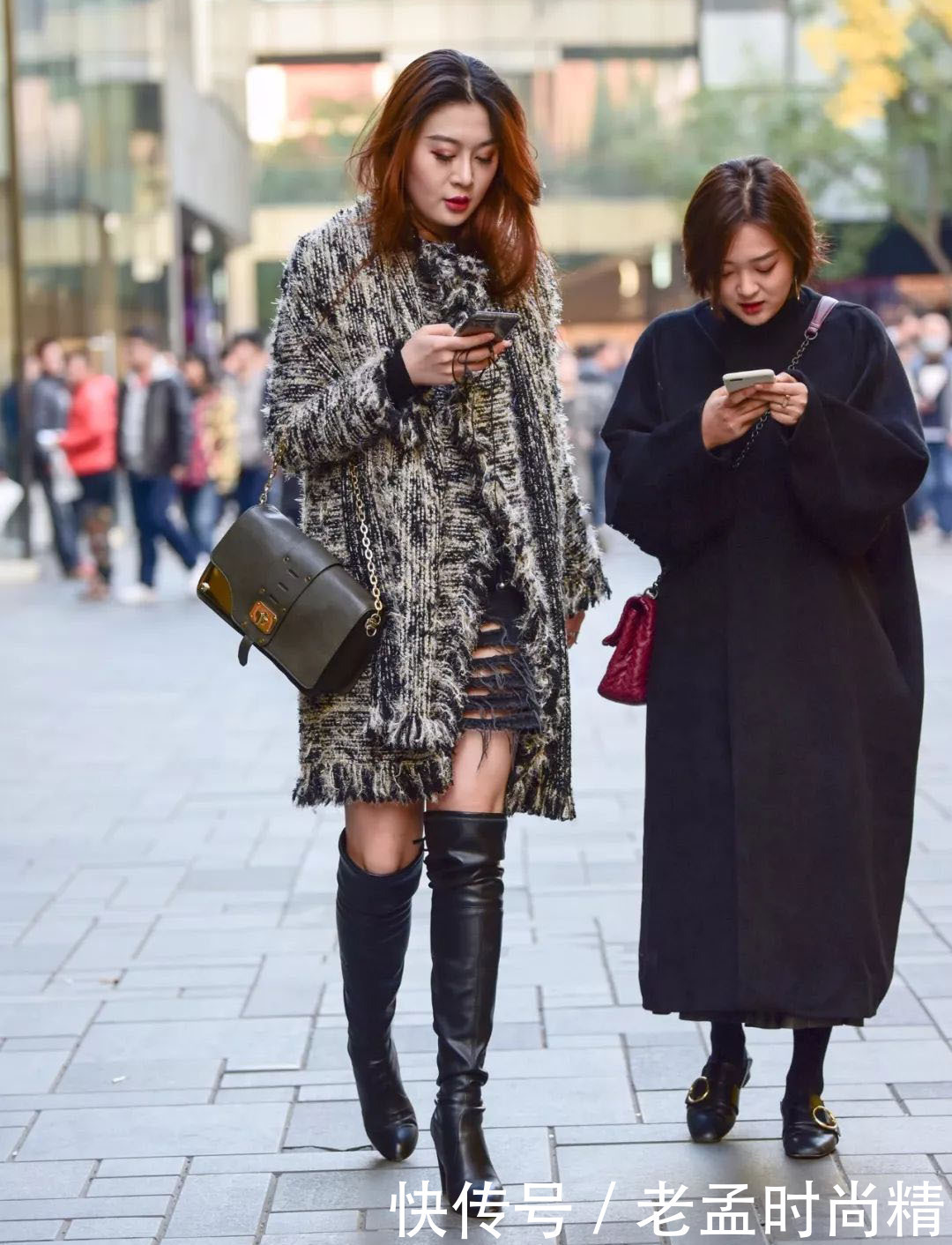 大气|街拍:简单时尚的秋冬穿搭, 气质大衣+过膝长靴搭配, 温度与风度并存